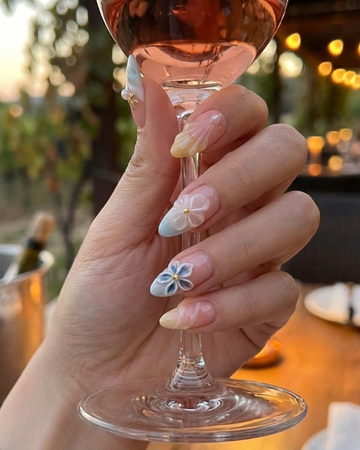 Glitify Seashell Breeze Nails